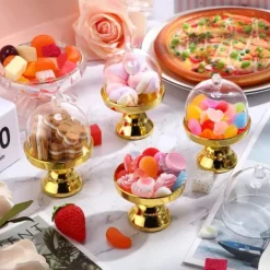 24 stk. guld klare plastik mini kageopsatser med kuppelformede låg, dessert tallerkener med kuppelformede låg til fødselsdag, bryllup, ferie, festart | CDON Online