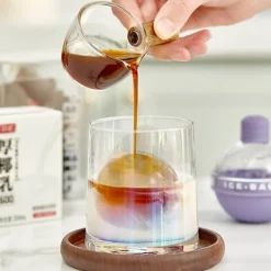 4 stk. pære-hockeyforme, sikre, sunde slikfarver, tilføjer smag, nemme at afforme, whisky-isforme med låg Sale