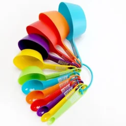 12 stk. spiseskefulde målebægersæt plastik PP gradueret måleske til konditori køkken bageværktøj Clearance