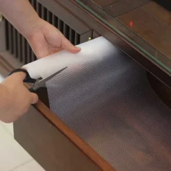 ANTI-SLIP MATTE 50x150CM TIL SKUFFER, SKAB, HYLDER, BESKYTTENDE INDSAT Outlet