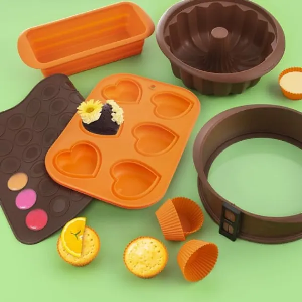 Bagning>Brun silikone kageform med skorsten SILLINIE 26 cm