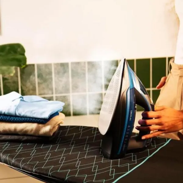 Find Dit Strygejern Her>CECOTEC IronHero 3200 I-Pump sort dampstrygejern