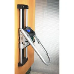 EcoPress presseknuser til PET-flasker op til 2L, monteret på væg New