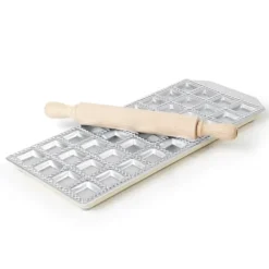 Pastaforme & Pasta-Udstikkere>Form med kagerulle til fremstilling af klassiske Ravioli-dumplings, 36 stk - Hendi 975534