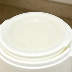 Græsk yoghurtmaskine, 1,5 liter med 2 glaskrukker og si, 20 W, til 3-5 personer, hvid New