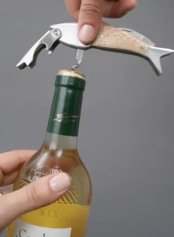 Kikkerland Proptrækker med fisk i lyst træ (BA17) Clearance