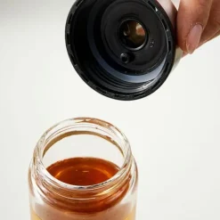 Madlavningsolieflaske 300 ml Lækagesikkert design Præcis skala Stærkt glas Støvtæt olivenoliedispenser til hjemmekøkken Best