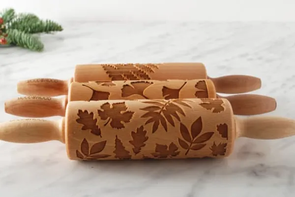 MoodForWood Trækagerulle 25 cm med Håndtag, Sæt med 3, Graveret, Perfekt til Bagning - Blademønster