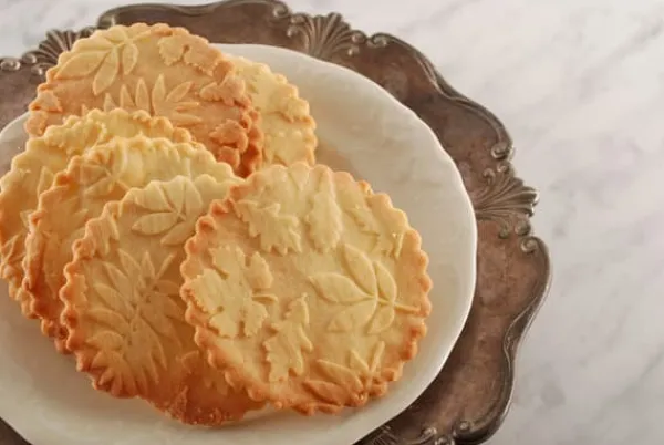 MoodForWood Trækagerulle 25 cm med Håndtag, Sæt med 3, Graveret, Perfekt til Bagning - Blademønster