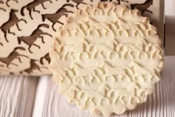 MoodForWood Trækagerulle 25 cm med Håndtag, Sæt med 4, Graveret, Perfekt til Bagning - Mønster med Bondegårdsdyr New