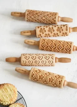 Kageruller>MoodForWood Trækagerulle 25 cm med håndtag, sæt med 5, graveret, perfekt til bagning - Kimonomønster