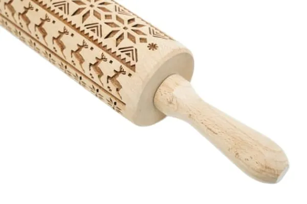 MoodForWood Trækagerulle, Graveret, 43 cm med Håndtag, Perfekt til Bagning - Norsk Mønster