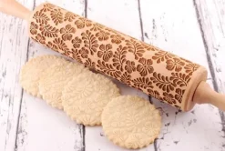 MoodForWood Trækagerulle, Graveret, 43 cm med Håndtag, Perfekt til Bagning - Paradise Pattern New