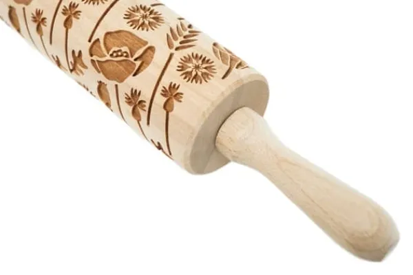 Kageruller>MoodForWood Trækagerulle, Graveret, 43 cm med Håndtag, Perfekt til Bagning - Engmønster