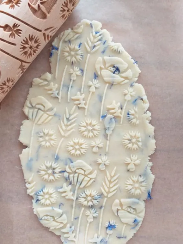 Kageruller>MoodForWood Trækagerulle, Graveret, 43 cm med Håndtag, Perfekt til Bagning - Engmønster