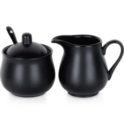 Serveringsfad & Skåle>Sukkerskål og flødekande, sort porcelæn, 3 dele.